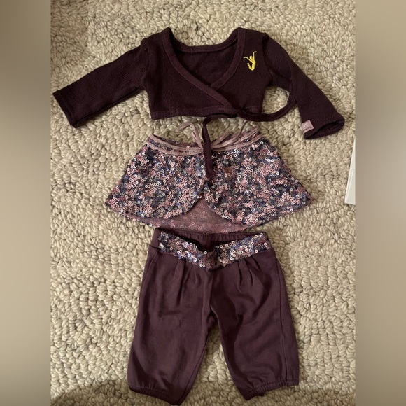 American Girl Isabelle Dance Clothing 4 pieces with boxes - Picture 1 of 13